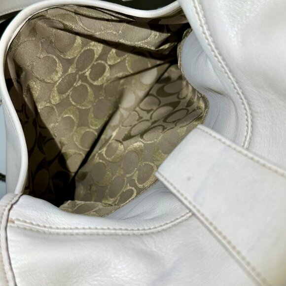 COACH Vintage Soho Soft Duffle Leather Crossbody Shoulder Bag Cream Silver 9480 - Picture 10 of 16